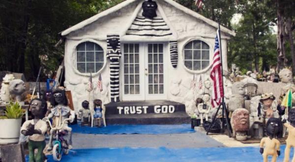 6 Bizarre Roadside Attractions Around New Orleans That Will Make You Do A Double Take