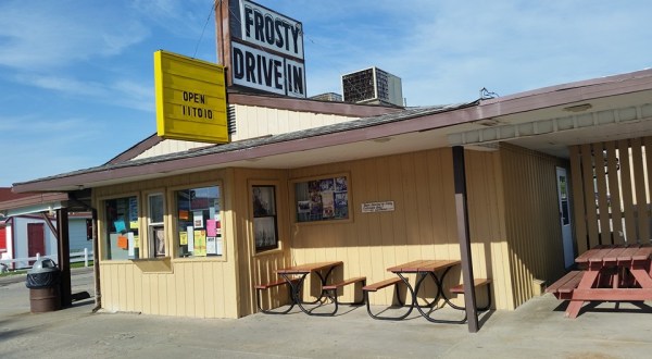 These 10 Retro Drive-In Restaurants in Nebraska Will Remind You Of The Good Old Days