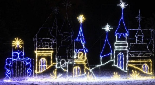 10 Christmas Light Displays In Iowa That Are Pure Magic