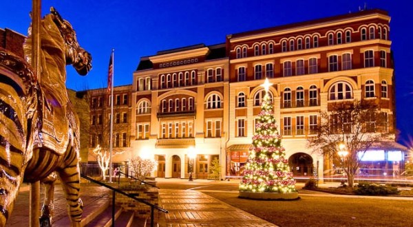 Here Are The 8 Most Enchanting, Magical Christmas Towns In Mississippi