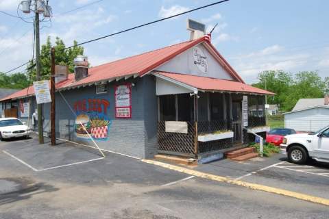 13 Diners, Drive-Ins, And Dives In South Carolina That Will Delight Your Tastebuds