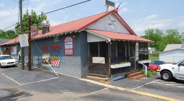 13 Diners, Drive-Ins, And Dives In South Carolina That Will Delight Your Tastebuds