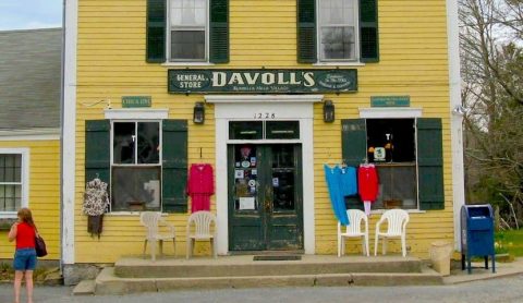 The Oldest General Store In Massachusetts Has A Fascinating History