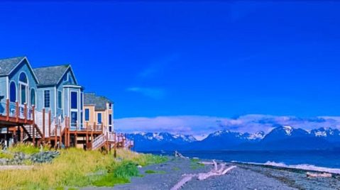The Oceanside Resort In Alaska That's Located In The Most Unforgettable Setting