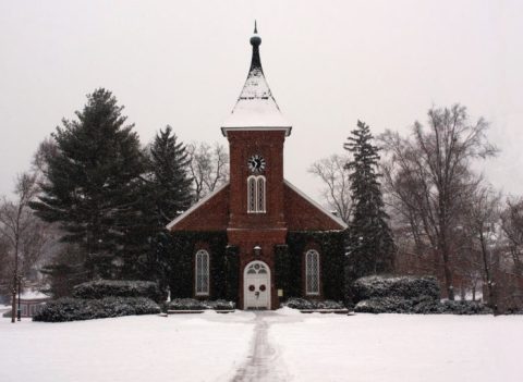 The Chapel In Virginia That's Located In The Most Unforgettable Setting