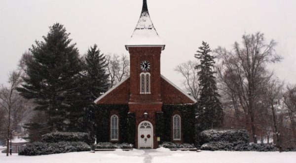 The Chapel In Virginia That’s Located In The Most Unforgettable Setting