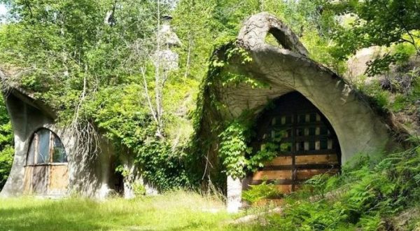 The Enchanting House In Wisconsin That Looks Like Something From Middle Earth