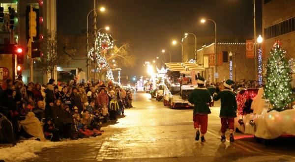 10 Main Streets in South Dakota That Are Pure Magic During Christmastime