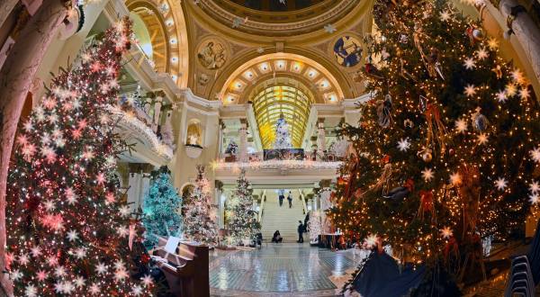 You Won’t Want To Miss The Most Enchanting Christmas Display In South Dakota