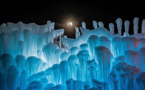 The Ice Castle Coming to Wisconsin Is Like Something Out of a Fairy Tale