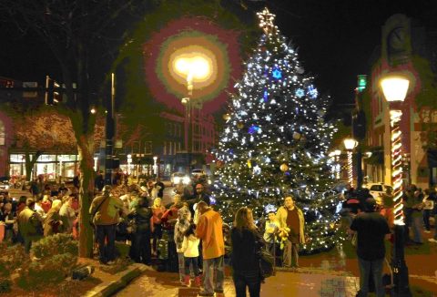 12 Main Streets In Maryland That Are Pure Magic During Christmastime