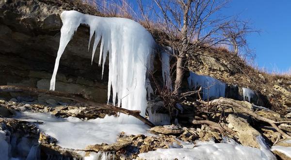 The Easy 1-Mile Winter Hike In Kansas That’s Positively Bewitching