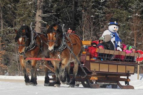 16 Winter Festivals In Wisconsin That Are Simply Unforgettable