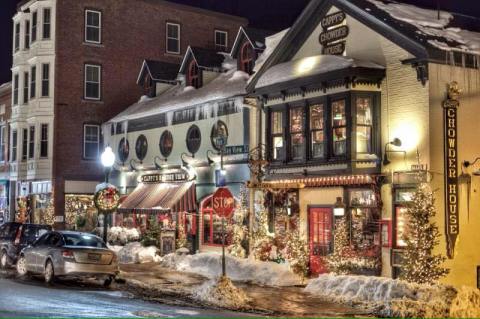 10 Main Streets In Maine That Are Pure Magic During Christmastime