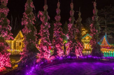 This Christmas Display In Maine Will Absolutely Fill You With Holiday Spirit