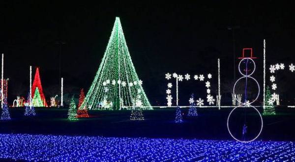 11 More Christmas Light Displays In Ohio That Are Positively Enchanting
