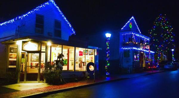 9 Main Streets In Connecticut That Are Pure Magic During Christmastime