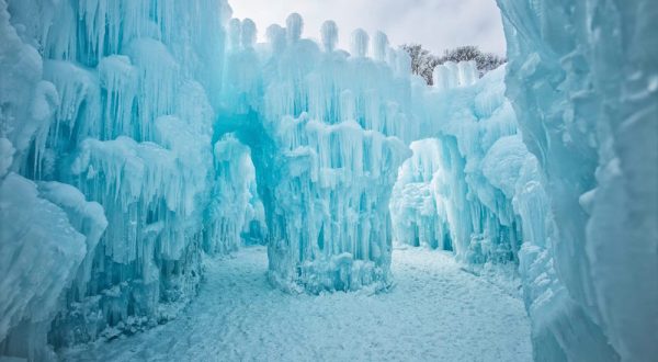 This Minnesota Ice Castle Is Like Something Out of a Fairy Tale