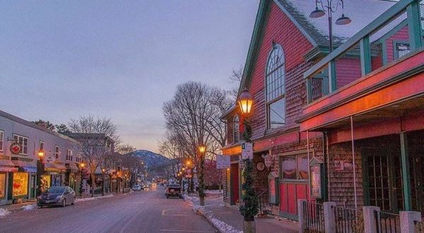 8 Main Streets In Maine That Are Pure Magic During Christmastime