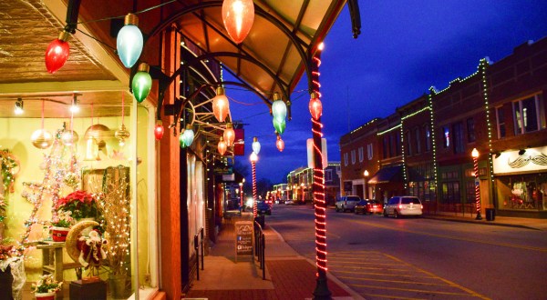Here Are The 14 Most Enchanting, Magical Christmas Towns In Arkansas