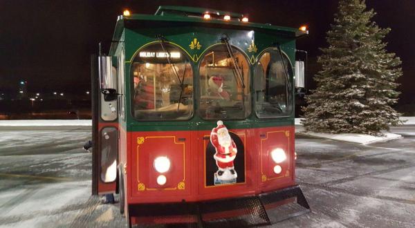 There’s A Magical Holiday Trolley Ride In Wyoming That Most People Don’t Know About