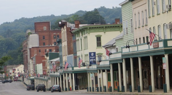 11 Small Towns In New York Where Everyone Knows Your Name