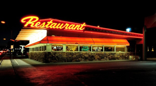 The Train-Themed Restaurant In Arizona That Will Make You Feel Like A Kid Again