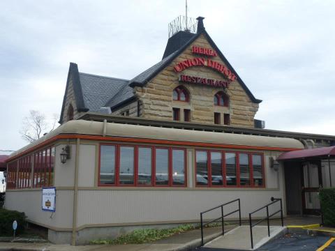 The Train-Themed Restaurant In Ohio, Berea Union Depot Restaurant, Is Perfectly Whimsical