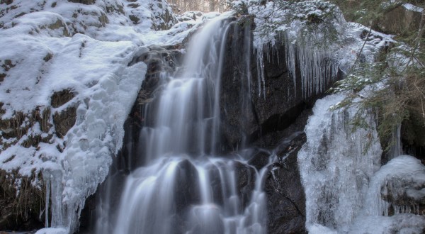5 Gorgeous Frozen Waterfalls In Maryland That Must Be Seen To Be Believed