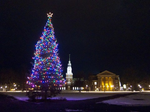 9 Main Streets In New Hampshire That Are Pure Magic During Christmastime