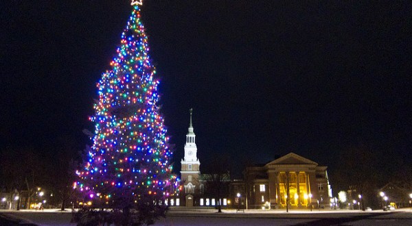 9 Main Streets In New Hampshire That Are Pure Magic During Christmastime