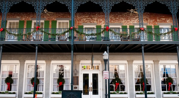 Why Savannah, Georgia is The Most Magical Place to Celebrate Christmas
