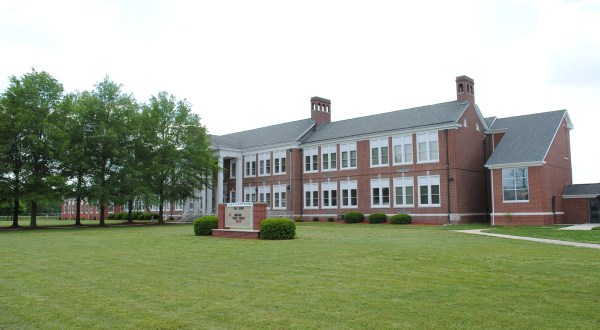 11 Things You Know Are True If You Went To A Small High School In Delaware