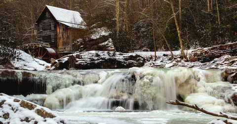 8 Gorgeous Frozen Waterfalls In West Virginia That Must Be Seen To Be Believed