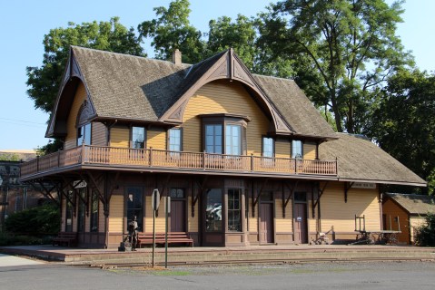 The Historic Train Depot In Washington That's Too Charming For Words