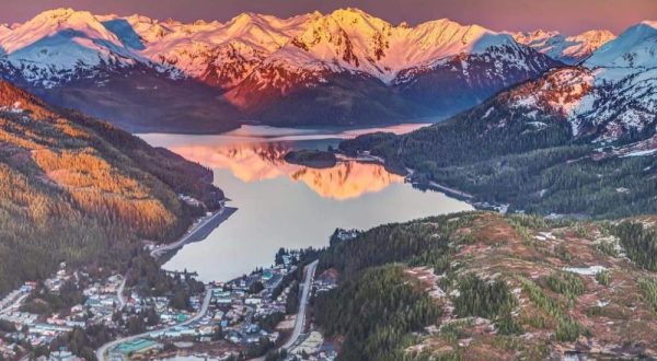 15 Mountain Towns In Alaska That Are Straight Out Of A Storybook
