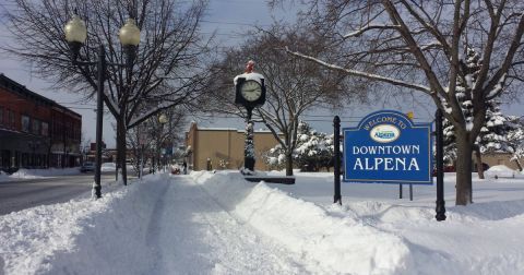 This Small Town In Michigan Will Become Your New Favorite Winter Destination