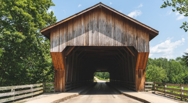 7 Beautiful Covered Bridges In Illinois That Remind Us Of A Simpler Time