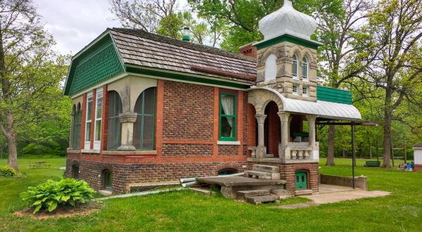 You’ll Want To Visit These 11 Houses In Illinois For Their Incredible Pasts