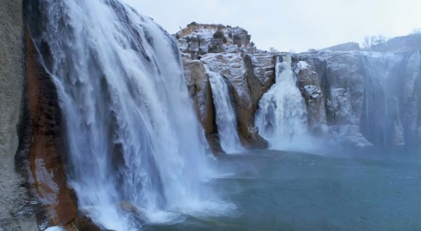 9 Gorgeous Frozen Waterfalls In Idaho That Must Be Seen To Be Believed