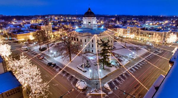9 Main Streets In Indiana That Are Pure Magic During Christmastime
