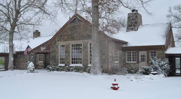 These 9 Cozy Lodges In Kentucky Are Perfect For A Winter Getaway