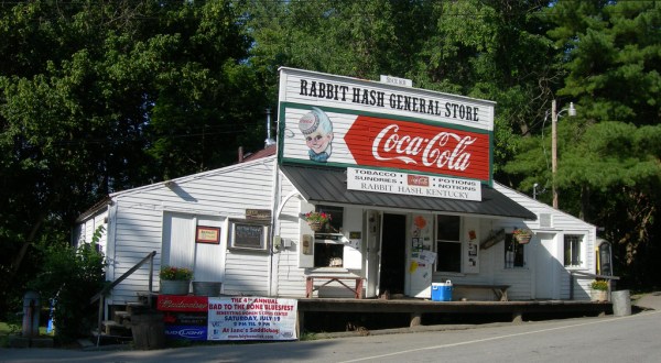 Take A Fascinating Day Trip To Rabbit Hash, A Historic Small Town In Kentucky