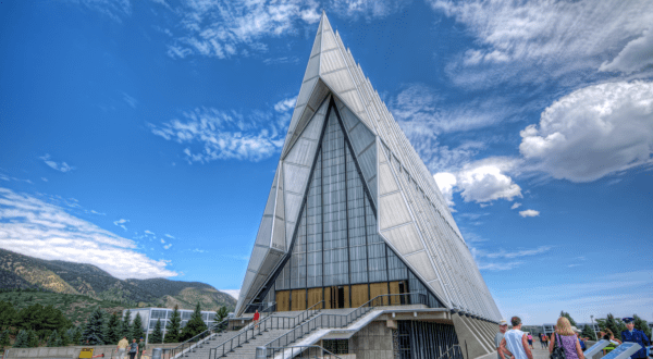The Chapel In Colorado That’s Located In The Most Unforgettable Setting