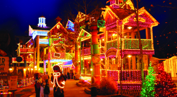 Every Year This Missouri Amusement Park Turns Into A Christmas Town And It’s Simply Magical