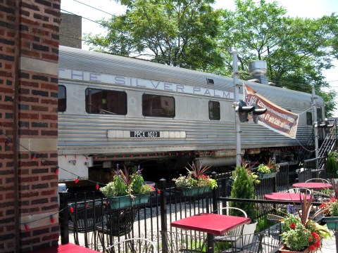 This Train In Chicago Is Actually A Restaurant And You Need To Visit