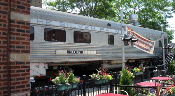 This Train In Chicago Is Actually A Restaurant And You Need To Visit