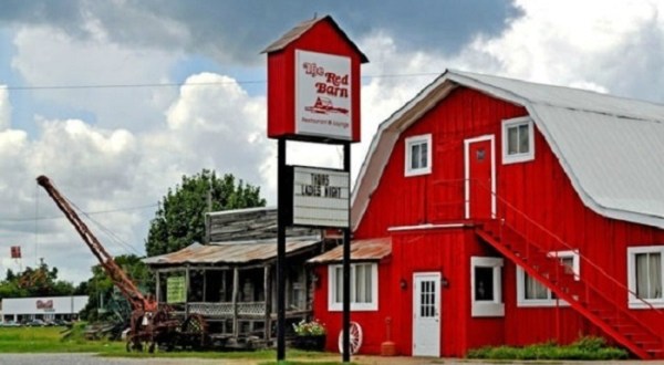 This Barn In Alabama Is Actually A Restaurant And You Need To Visit