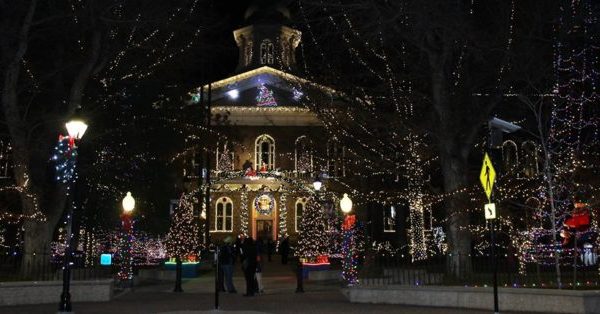 8 Main Streets In Nevada That Are Pure Magic During Christmastime