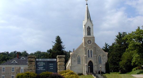 There’s A Tiny European Town Right Here In Iowa And You’ll Want To Visit